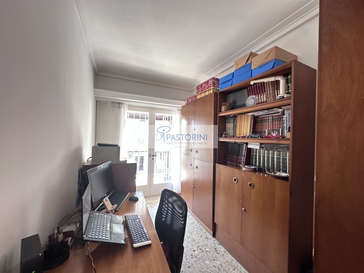 HERMOSA CASA EN BARRIO LA PERLA