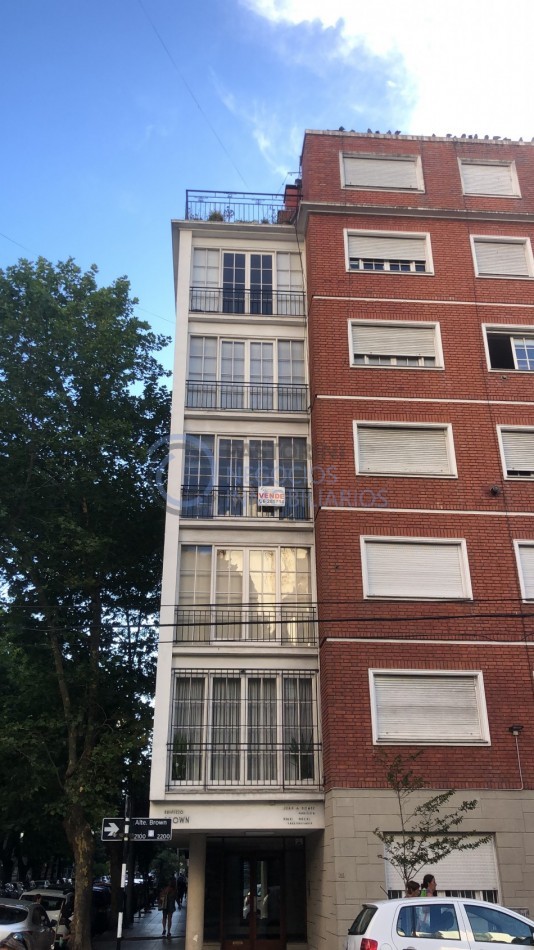 ELEGANTE SEMIPISO de 4 ambientes en Plaza Colon