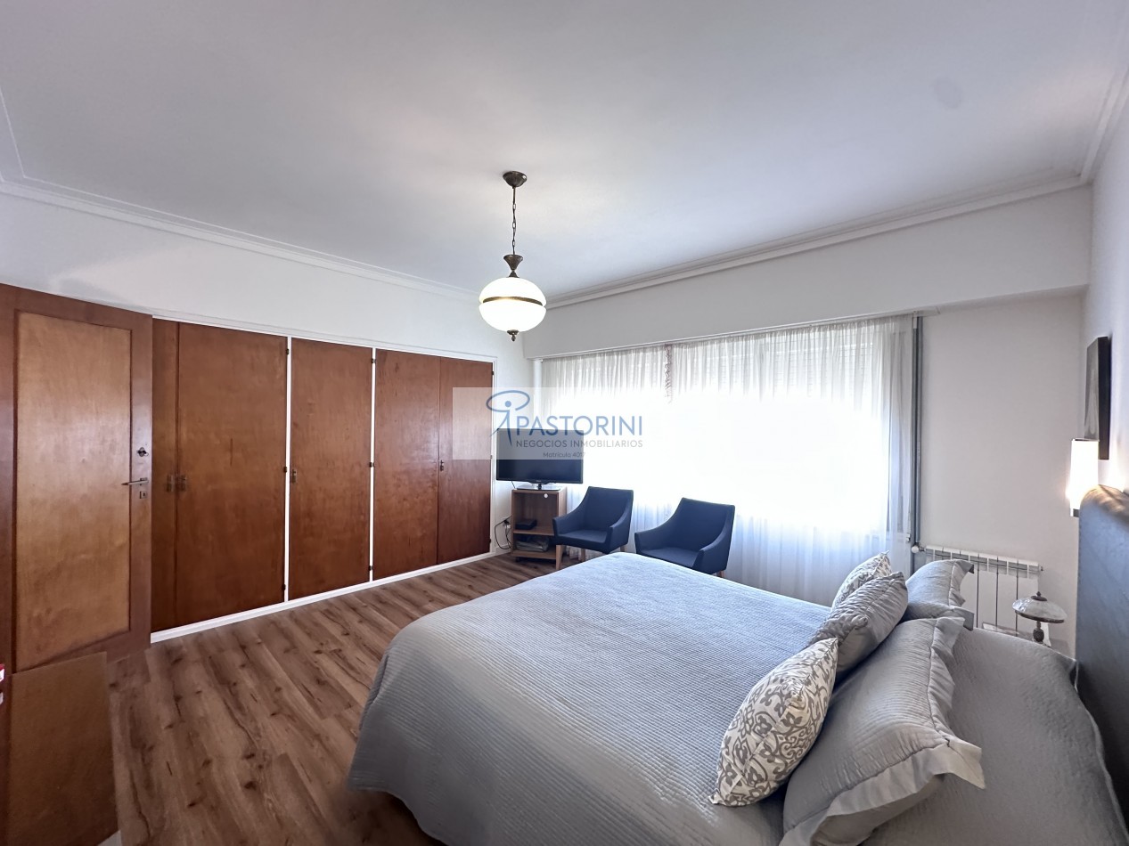 HERMOSA CASA EN BARRIO LA PERLA