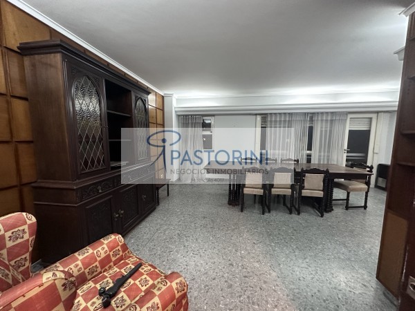 AMPLIO DPTO 3 AMB EN VENTA  + DEPENDENCIA en el CENTRO 