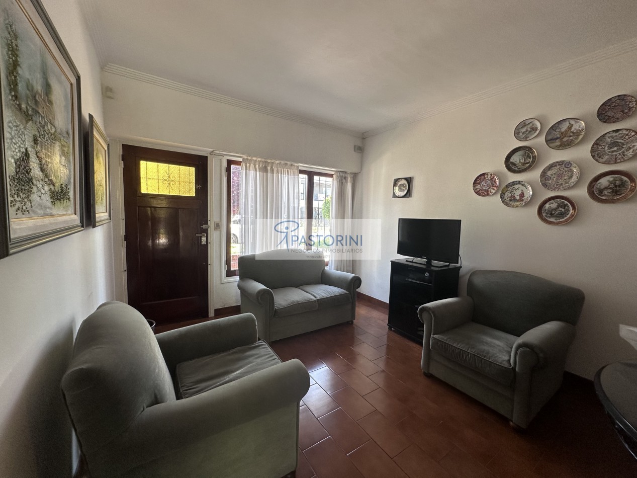 Impecable casa con parque en venta 