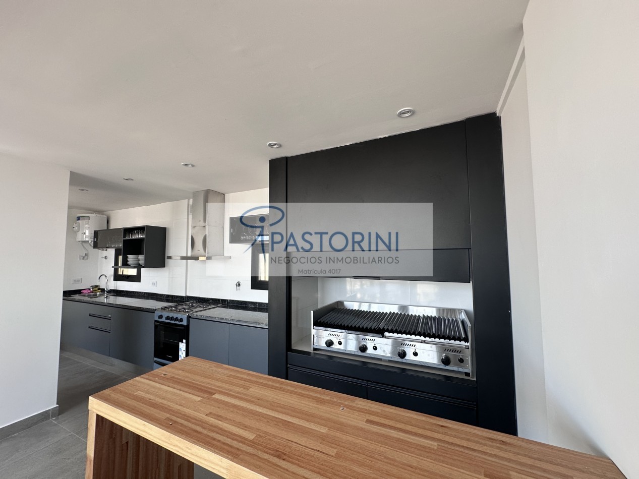 Moderno Departamento en Duplex en Plaza Mitre con COCH y baulera