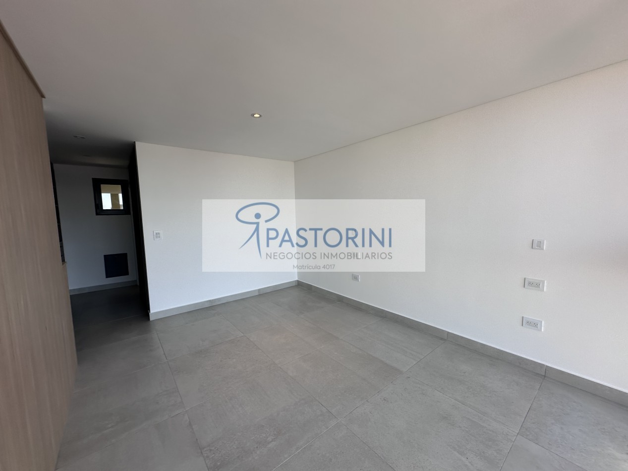 Moderno Departamento en Duplex en Plaza Mitre con COCH y baulera