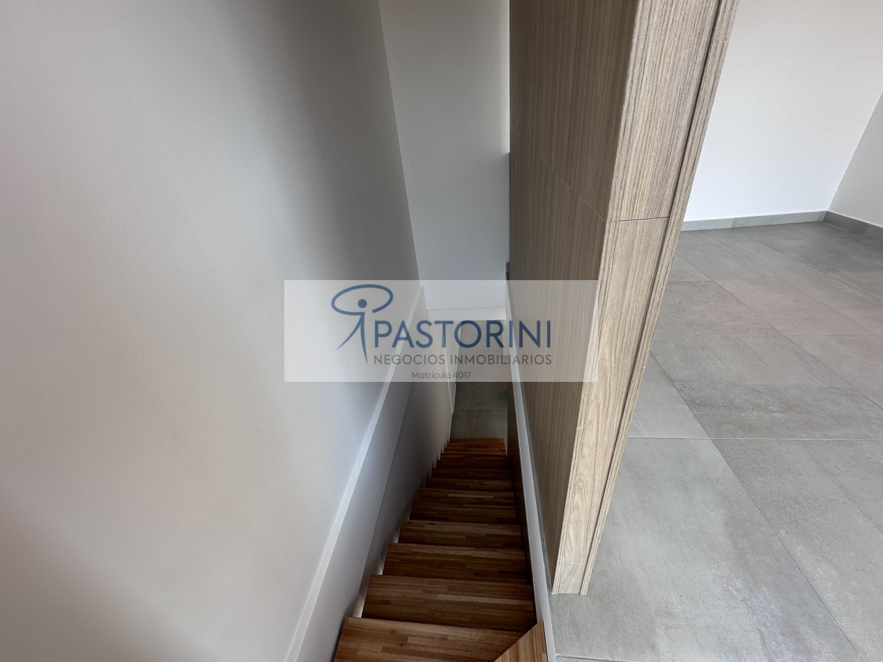 Moderno Departamento en Duplex en Plaza Mitre con COCH y baulera