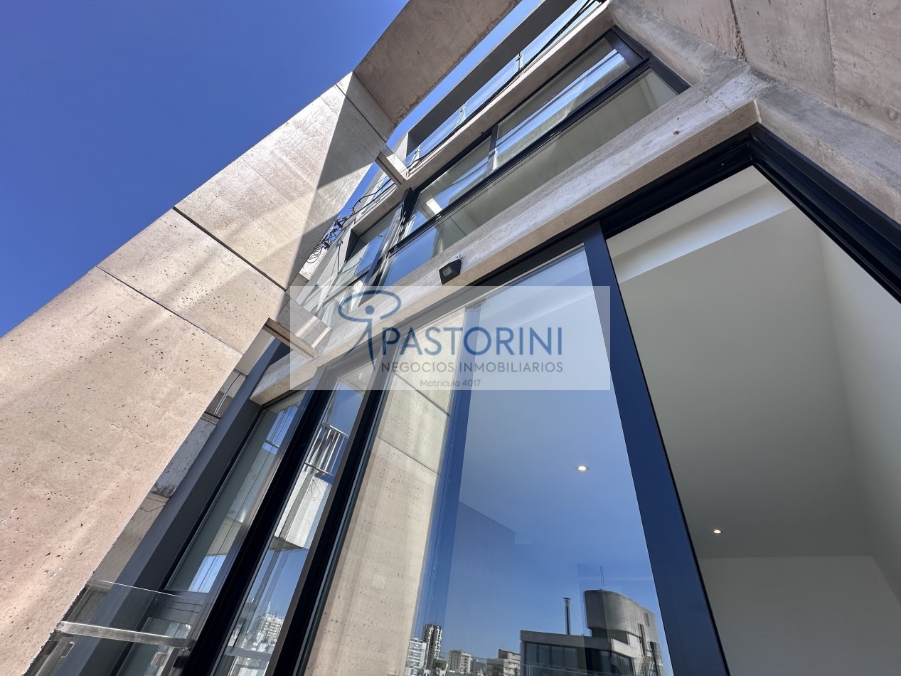 Moderno Departamento en Duplex en Plaza Mitre con COCH y baulera