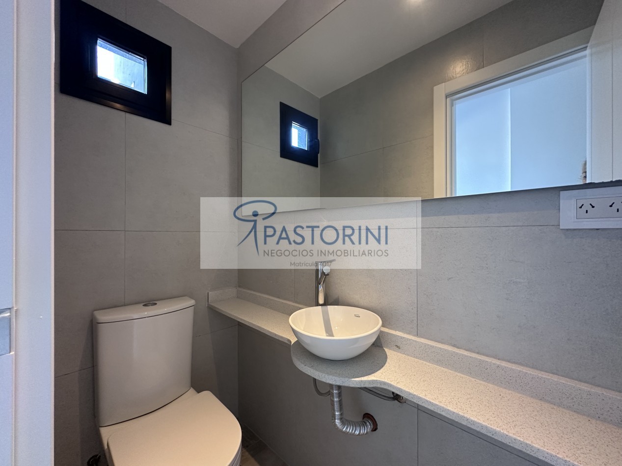 Moderno Departamento en Duplex en Plaza Mitre con COCH y baulera