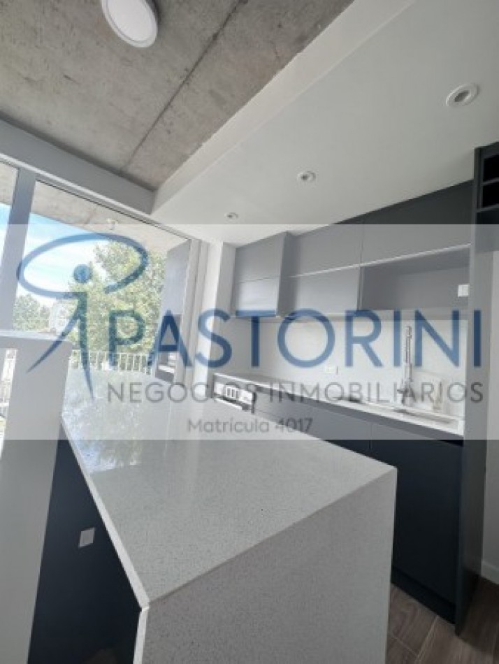 SEMIPISO a ESTRENAR de 2amb en Plaza Mitre con COCHERA