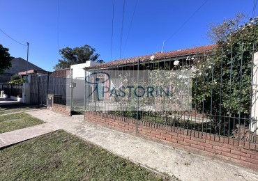CASA con DPTO INDEPENDIENTE en LOTE PROPIO