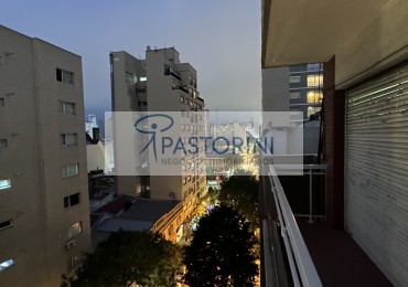 AMPLIO DPTO 3 AMB EN VENTA  + DEPENDENCIA en el CENTRO 